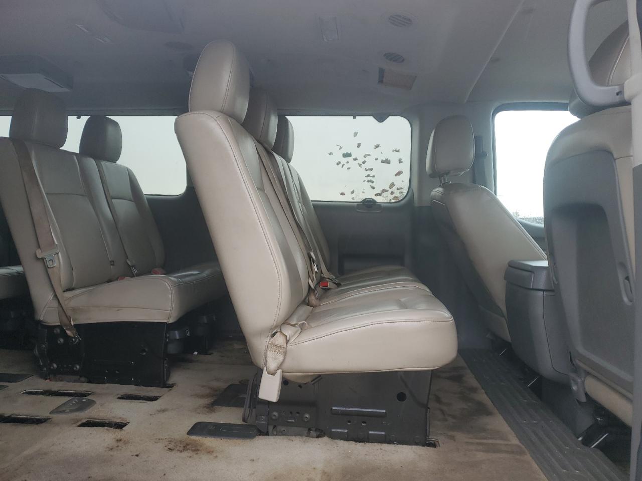 2015 Nissan NV - Image 11