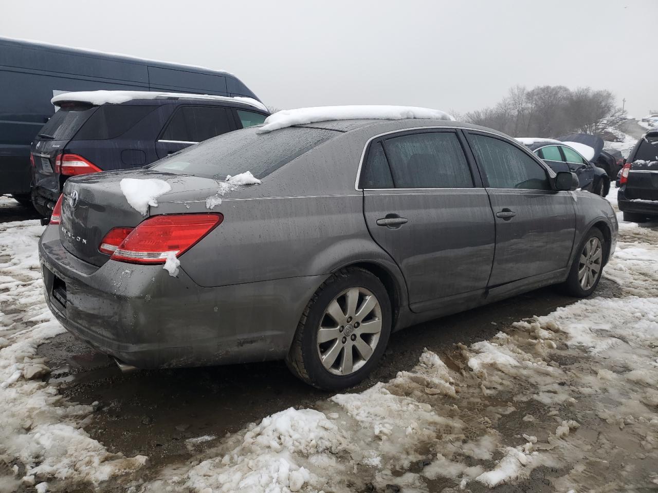 2007 Toyota Avalon - Image 3
