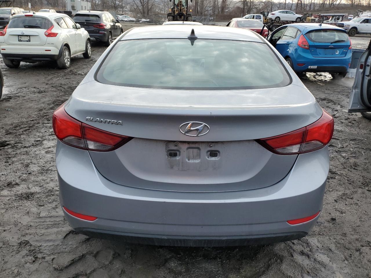 2015 Hyundai Elantra - Image 6