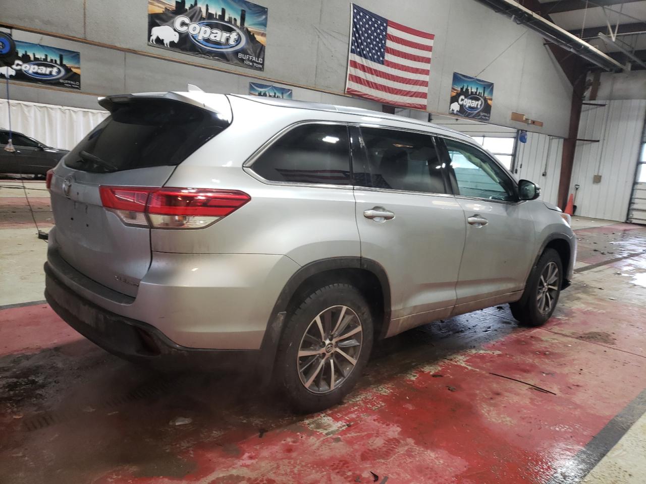 2018 Toyota Highlander - Image 3