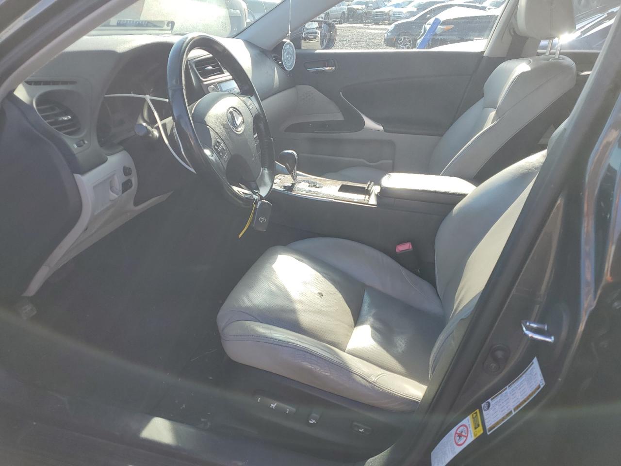 2009 Lexus IS - Image 7