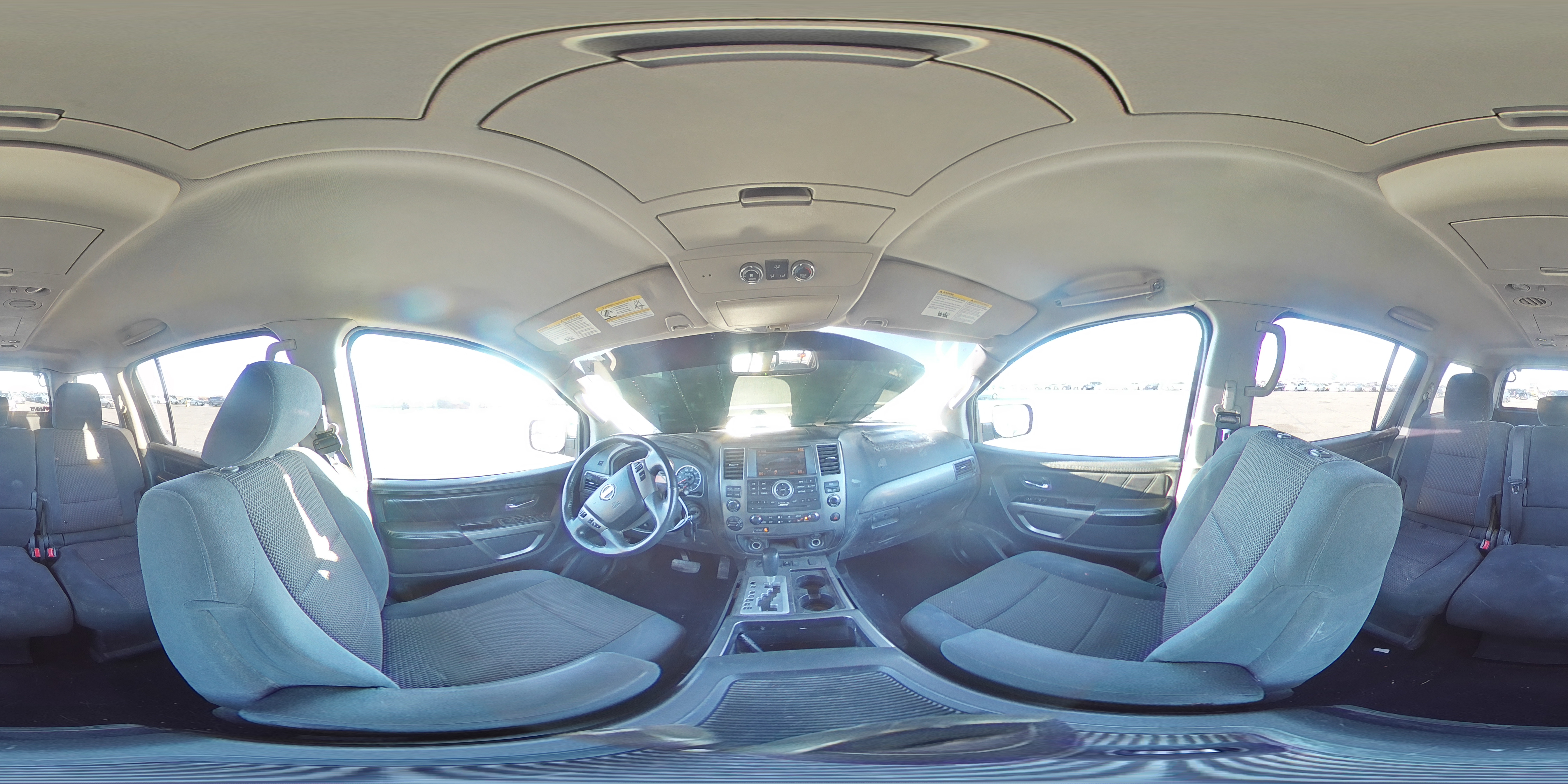 2015 Nissan Armada - Image 15