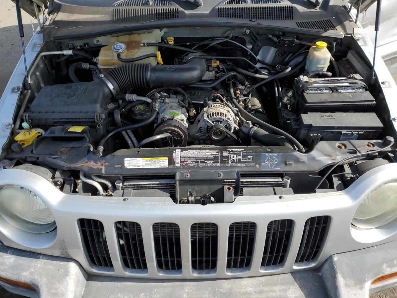 2004 Jeep Liberty (North America) - Image 12
