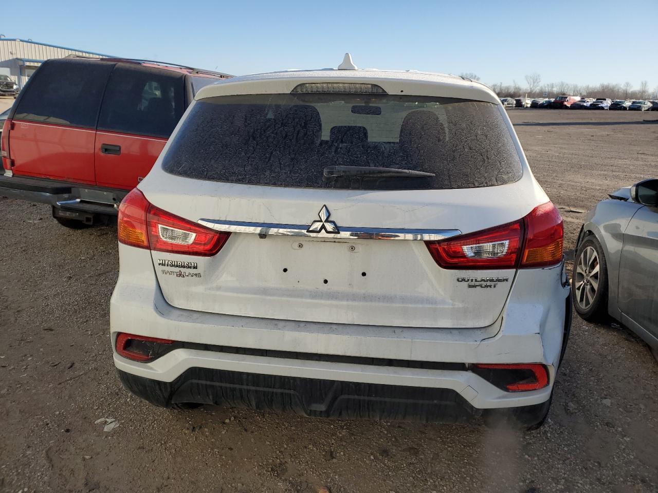 2018 Mitsubishi Outlander - Image 6