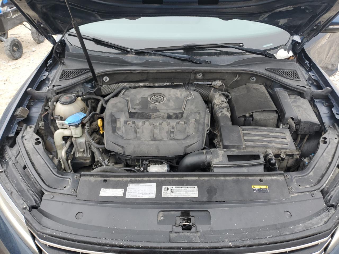 2018 Volkswagen Passat - Image 11