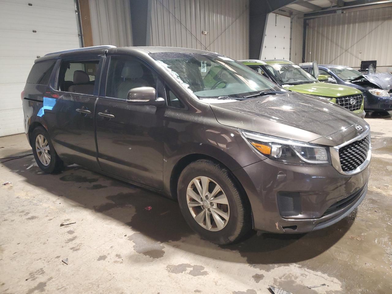 2016 Kia Sedona - Image 4