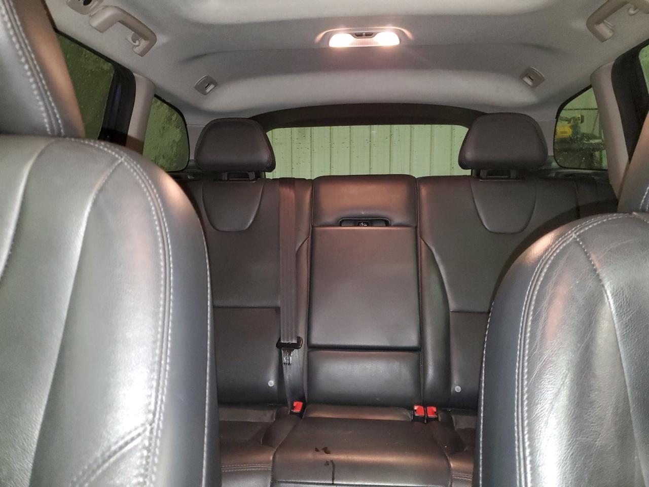 2017 Volvo XC60 - Image 10