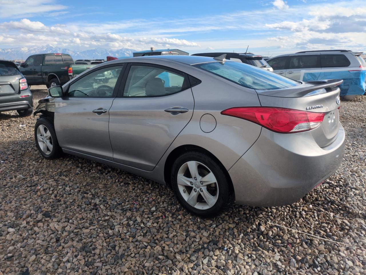 2013 Hyundai Elantra - Image 2