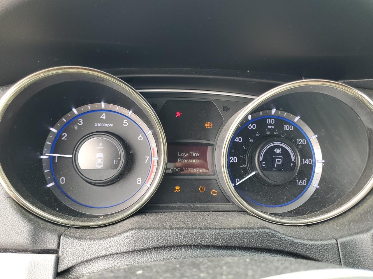 2013 Hyundai Sonata - Image 9