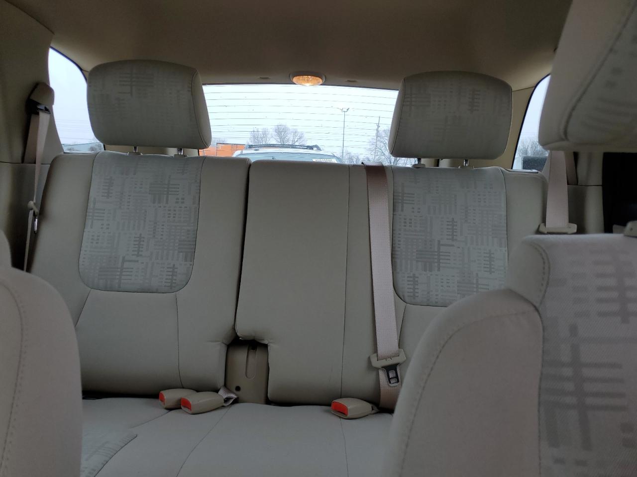 2005 Chevrolet Equinox - Image 10