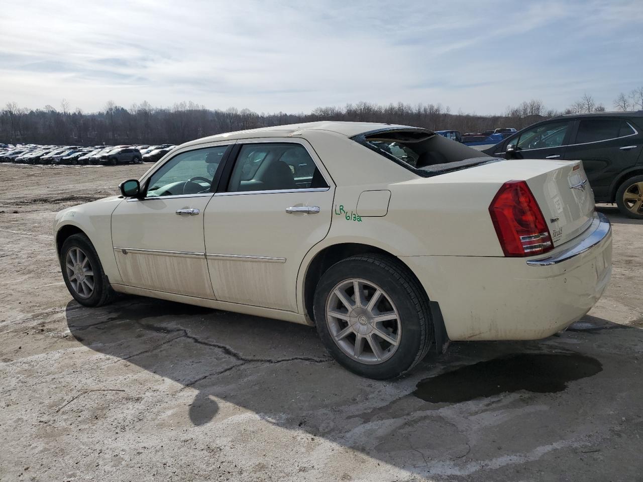 2010 Chrysler 300 - Image 2