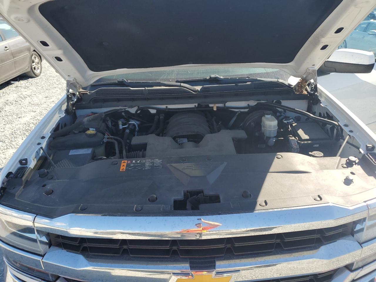 2019 Chevrolet Silverado - Image 11