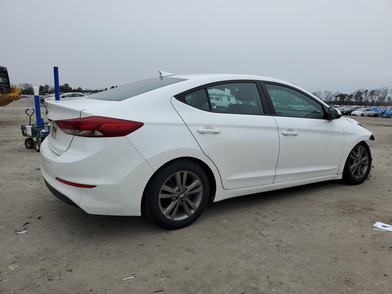 2017 Hyundai Elantra - Image 3