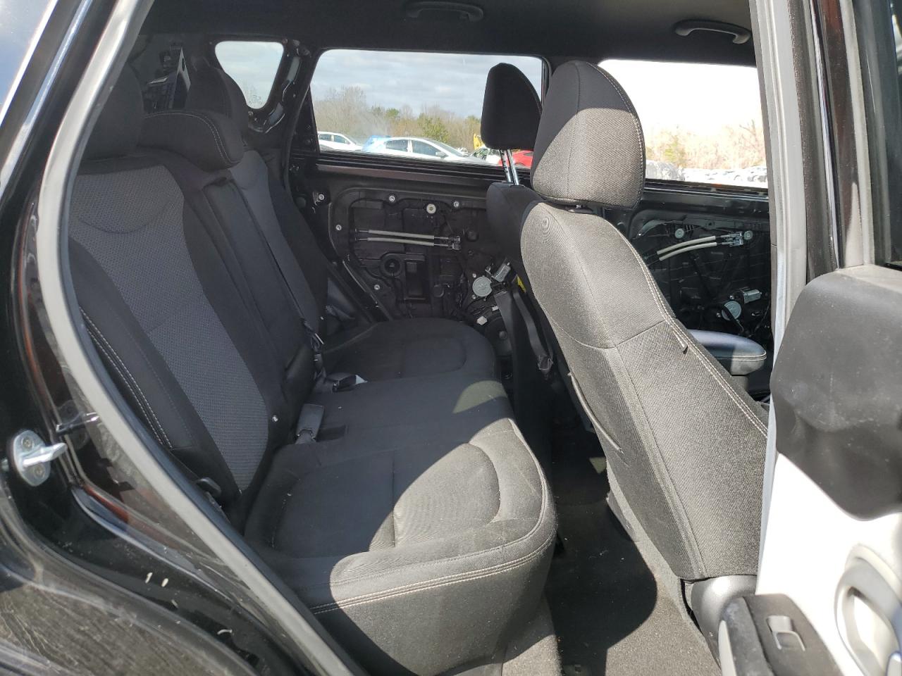 2017 Kia Soul - Image 10
