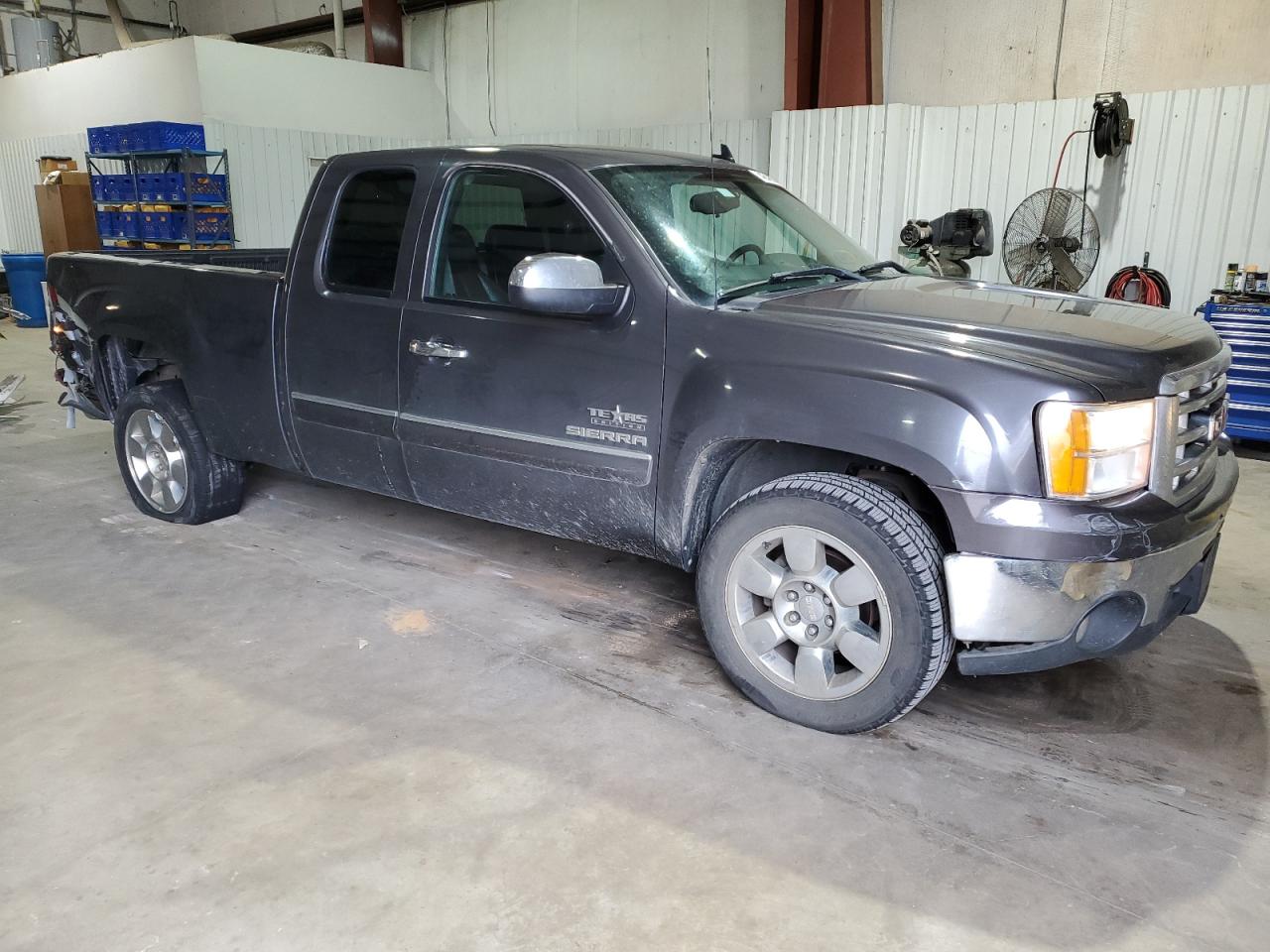 2011 GMC Sierra - Image 4