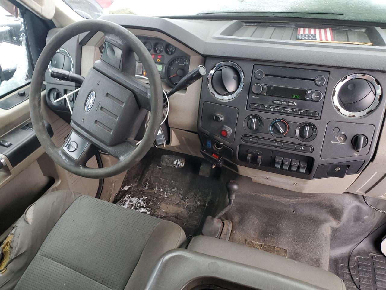 2010 Ford F450 - Image 8