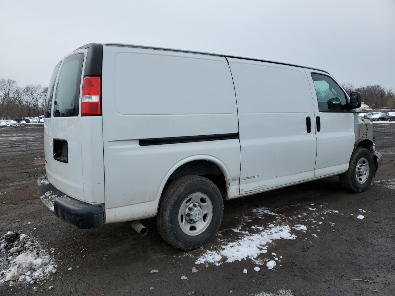 2018 Chevrolet Express - Image 3