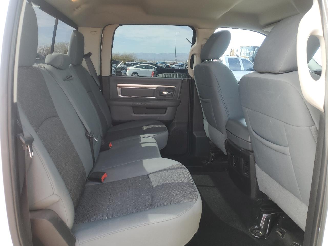 2015 RAM 1500 - Image 10