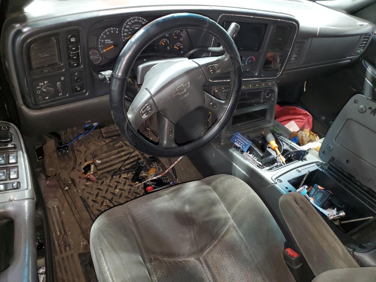 2003 Chevrolet Silverado - Image 8