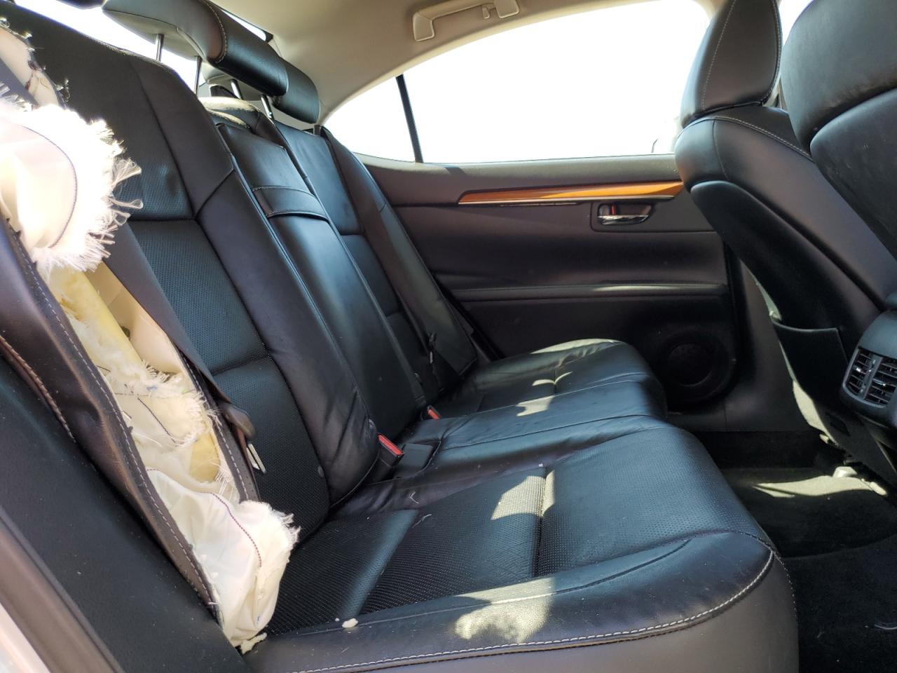 2014 Lexus ES - Image 11