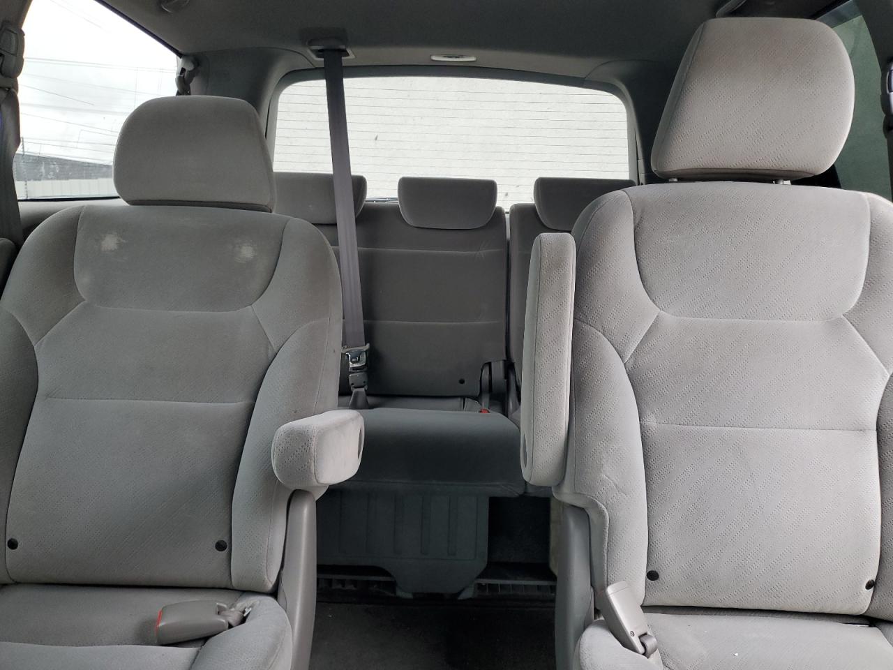 2010 Honda Odyssey - Image 10