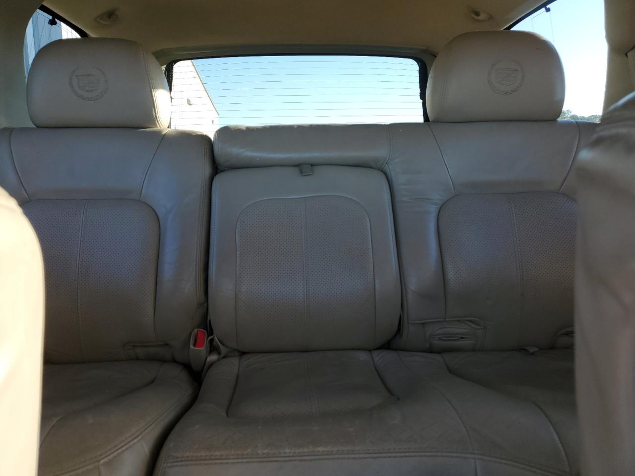 2002 Cadillac Escalade - Image 10