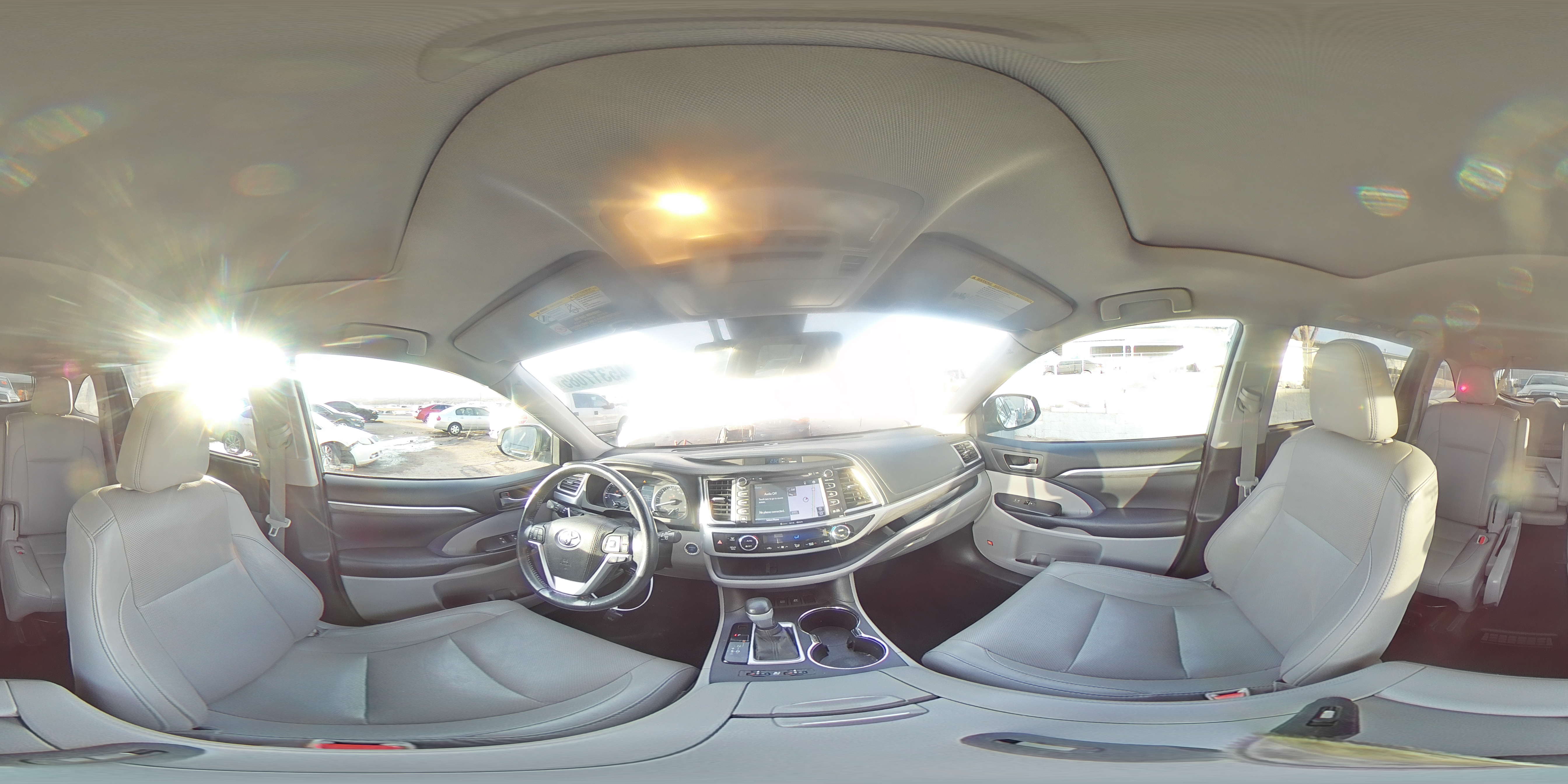 2017 Toyota Highlander - Image 15