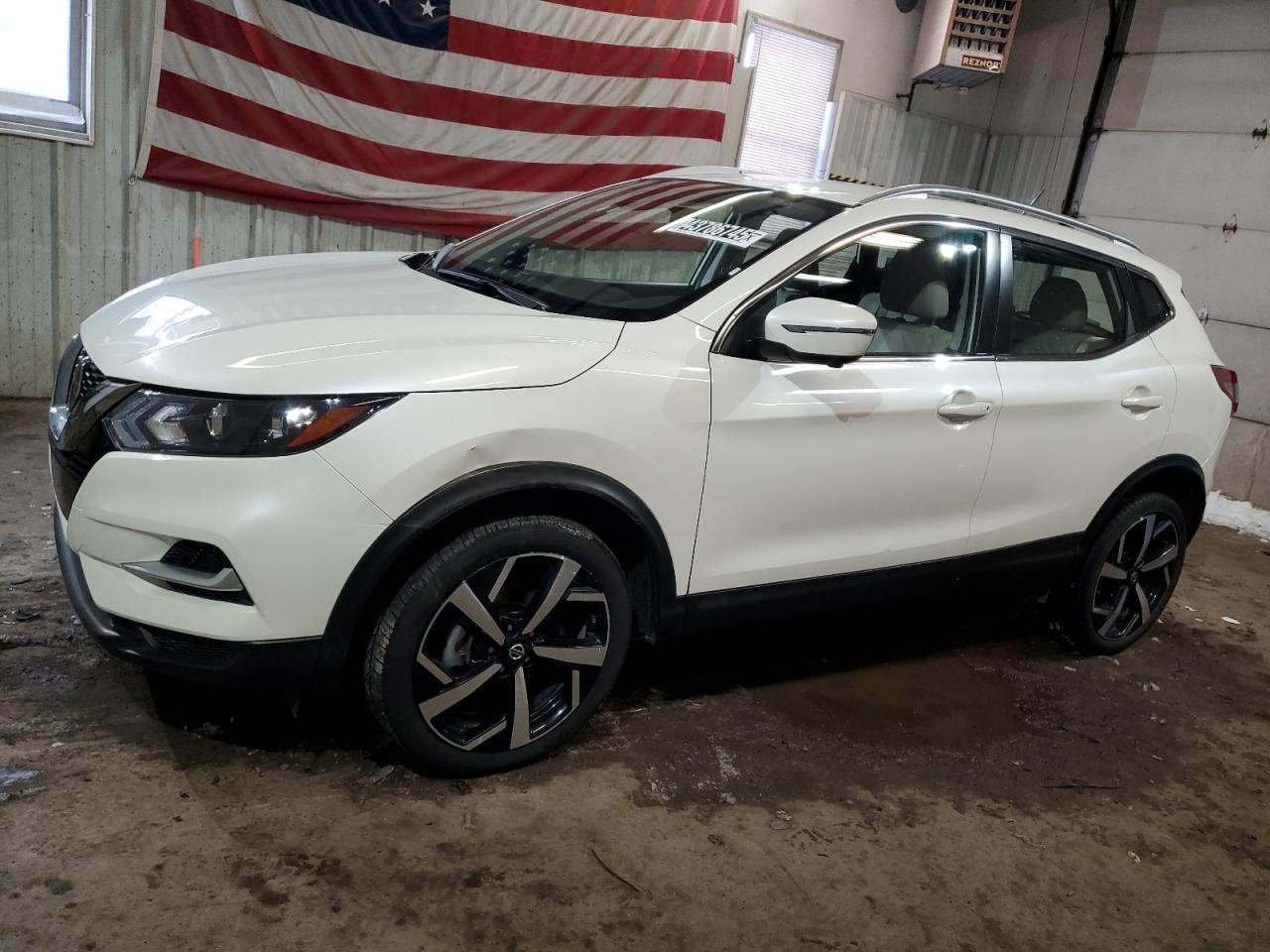 2020 Nissan Rogue - Image 1