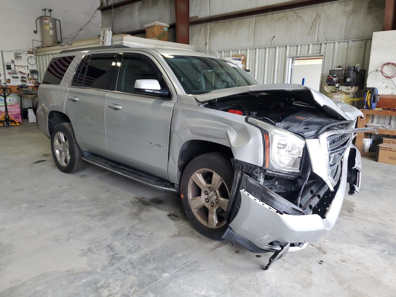2017 GMC Yukon - Image 4