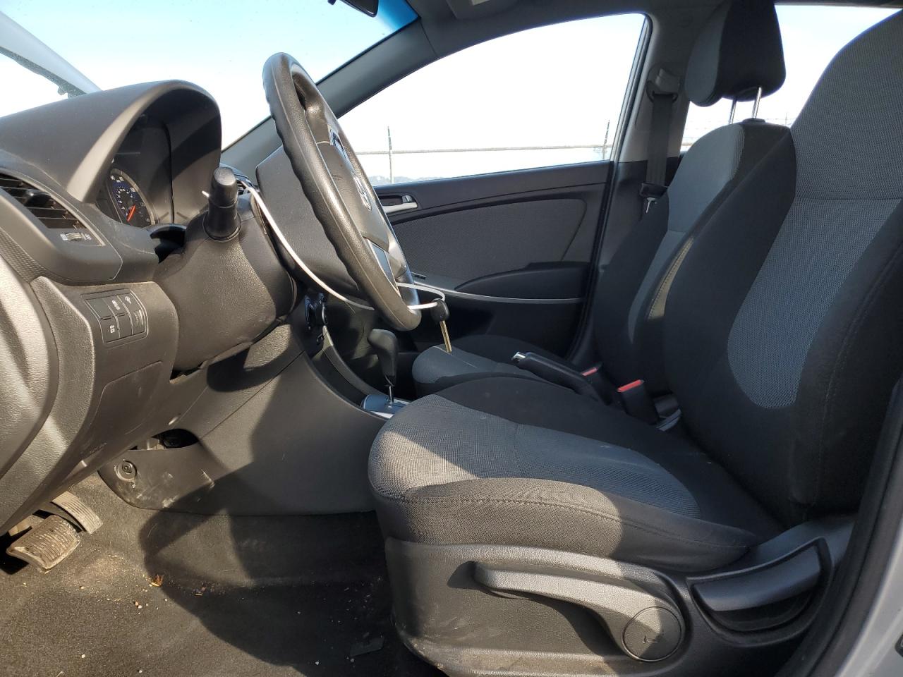 2014 Hyundai Accent - Image 7