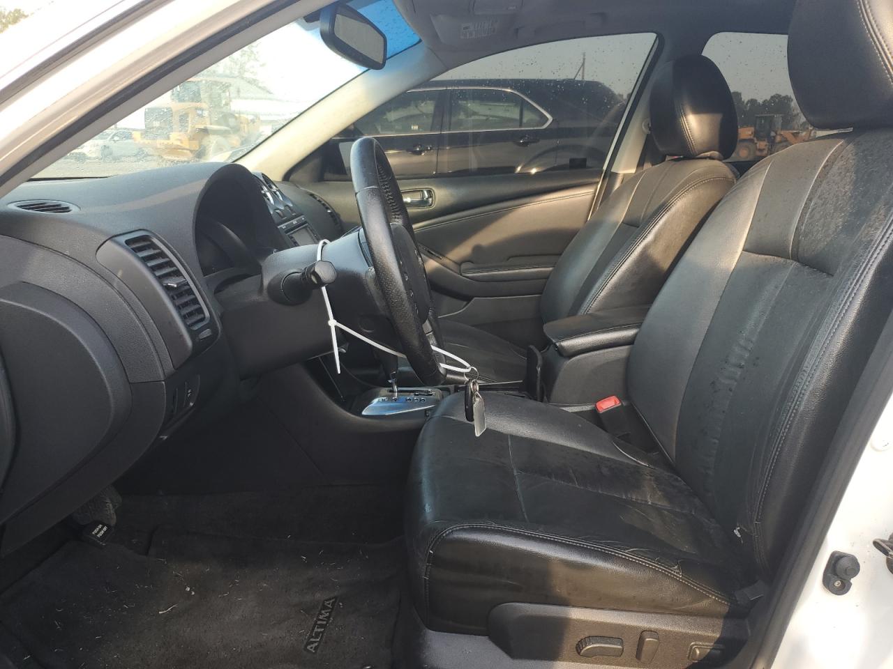 2010 Nissan Altima - Image 7