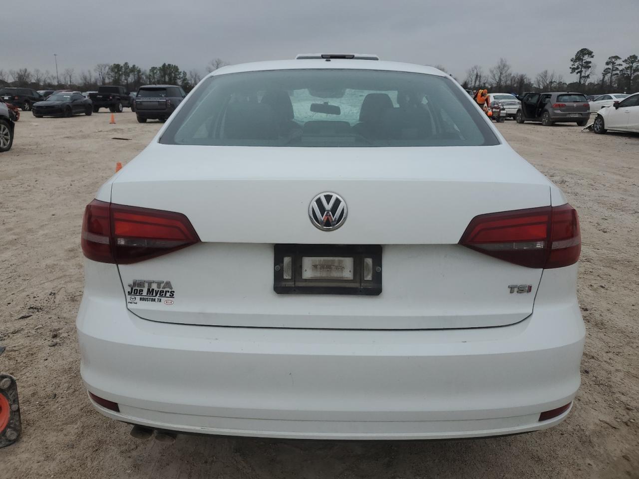 2018 Volkswagen Jetta - Image 6