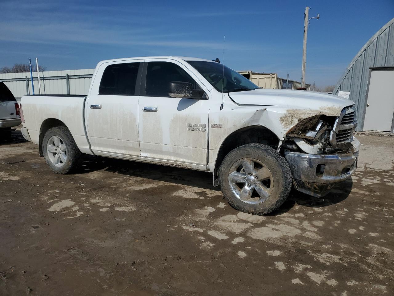 2016 RAM 1500 - Image 4
