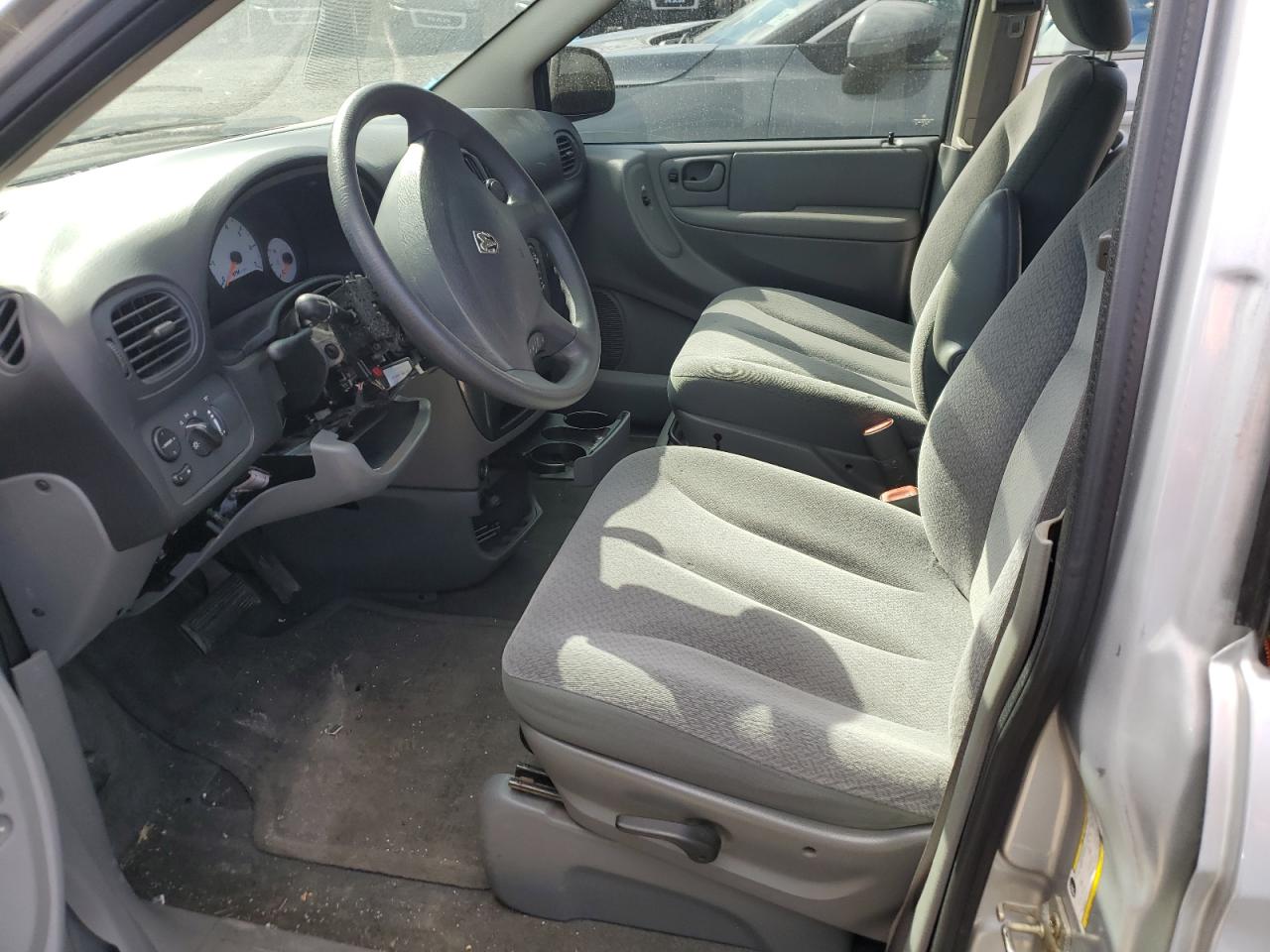 2005 Dodge Caravan - Image 7