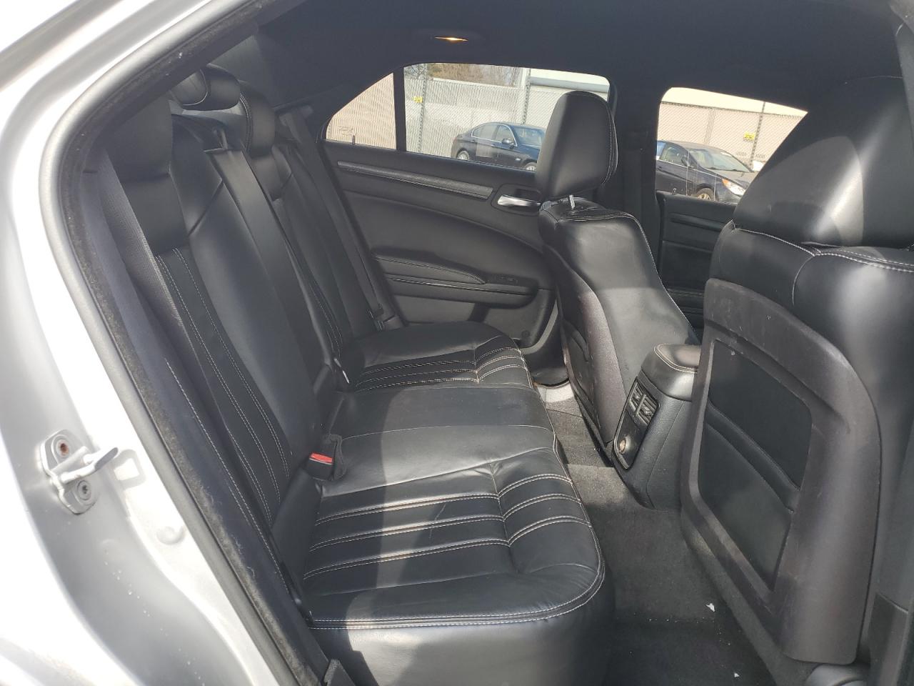 2012 Chrysler 300 - Image 10