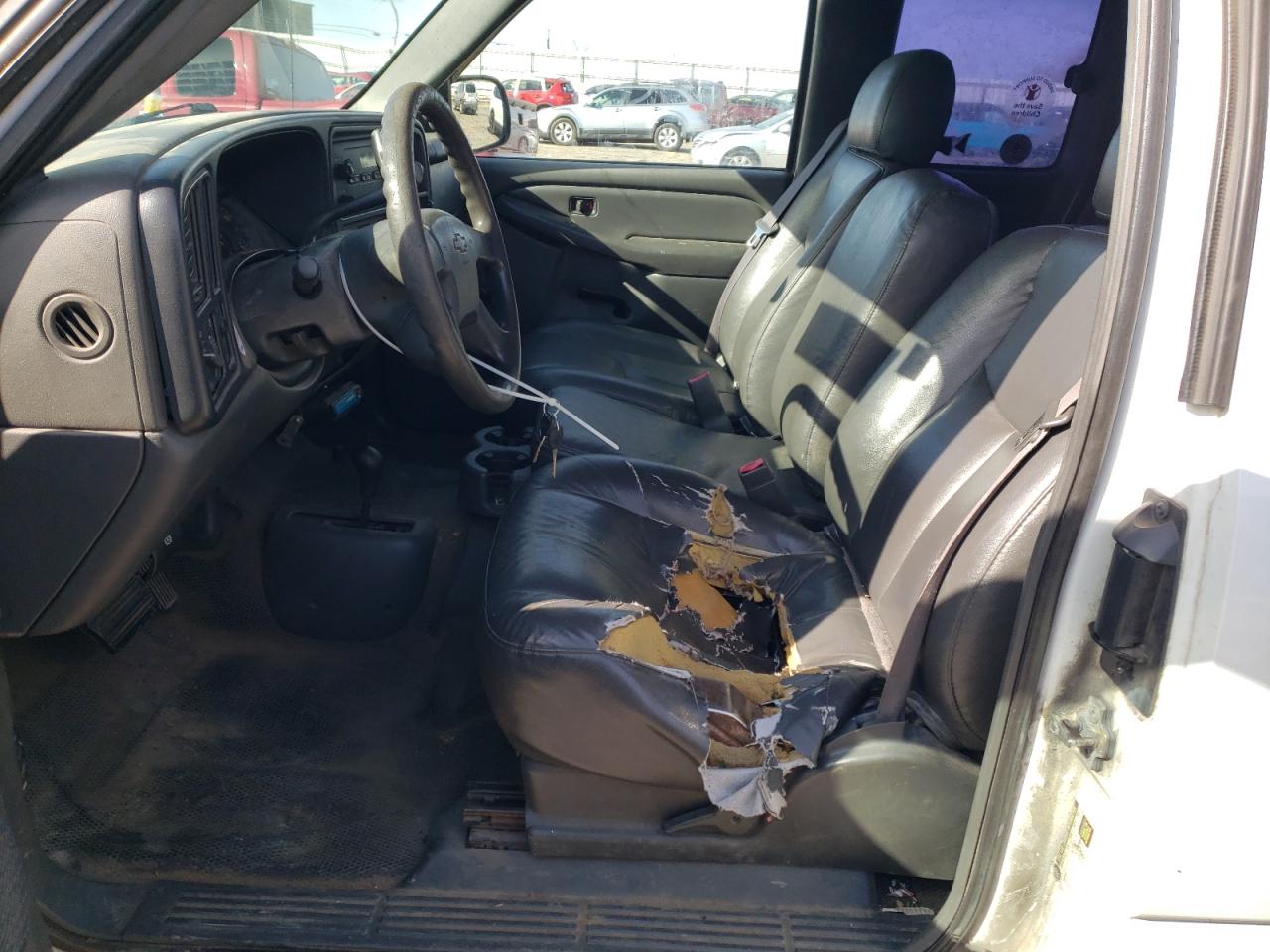 2004 Chevrolet Silverado - Image 7