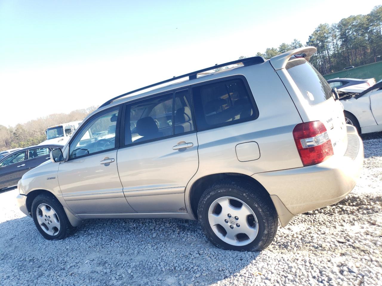 2004 Toyota Highlander - Image 2
