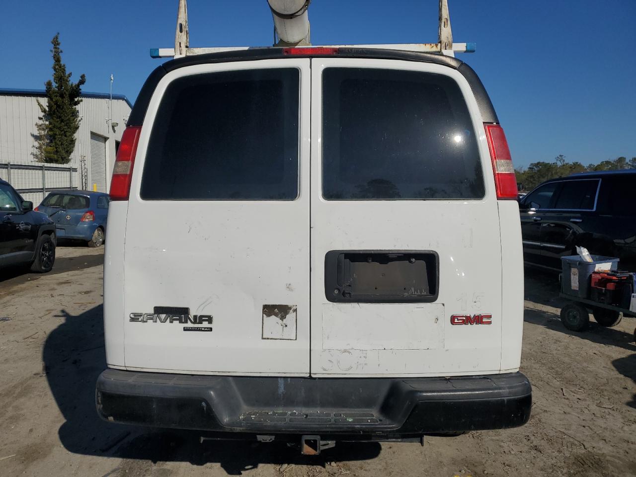 2015 GMC Savana - Image 6
