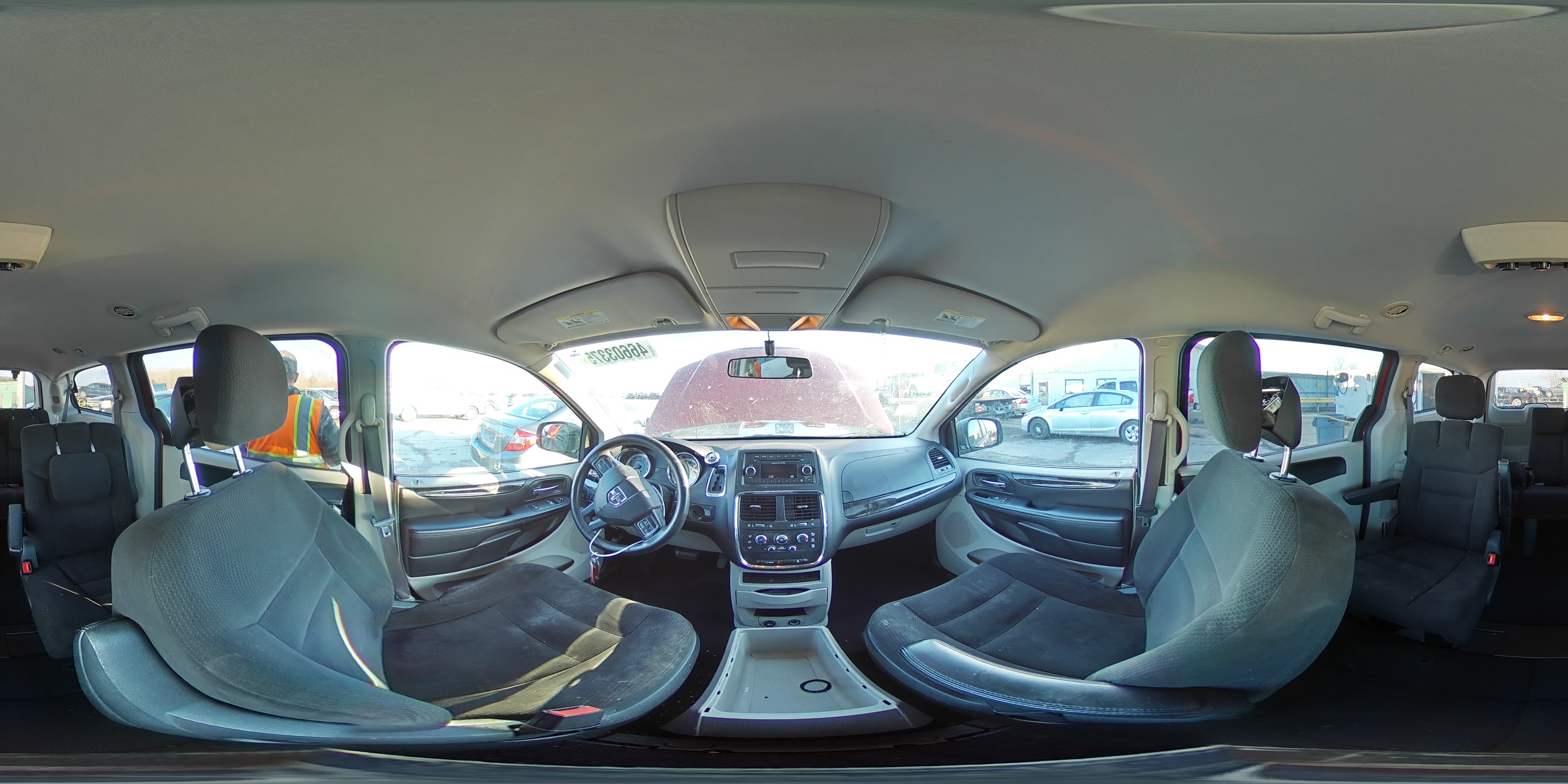2015 Dodge Caravan - Image 15