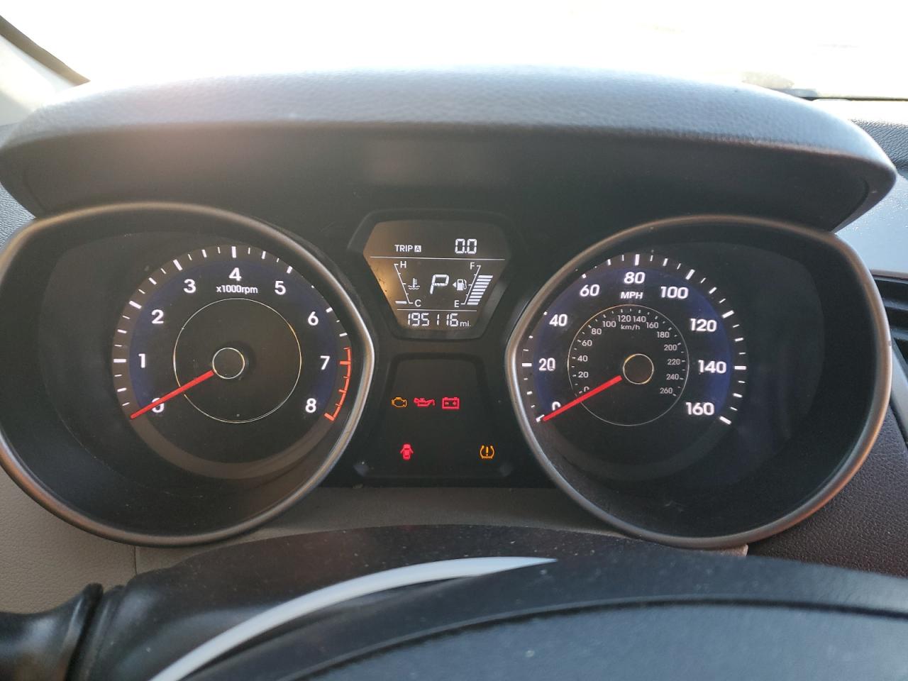 2015 Hyundai Elantra - Image 9