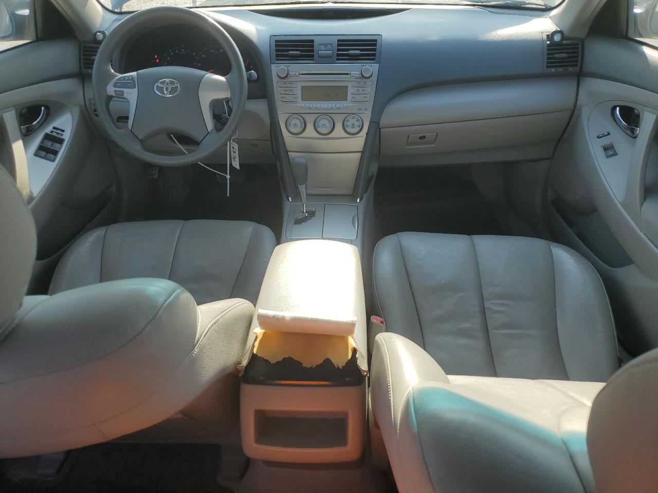 2011 Toyota Camry - Image 8