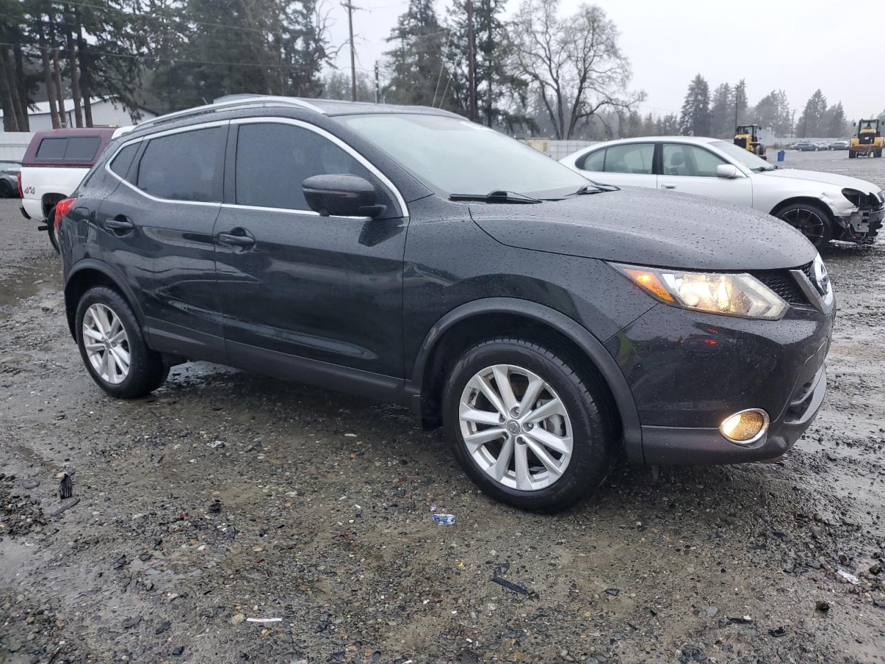 2017 Nissan Rogue - Image 4
