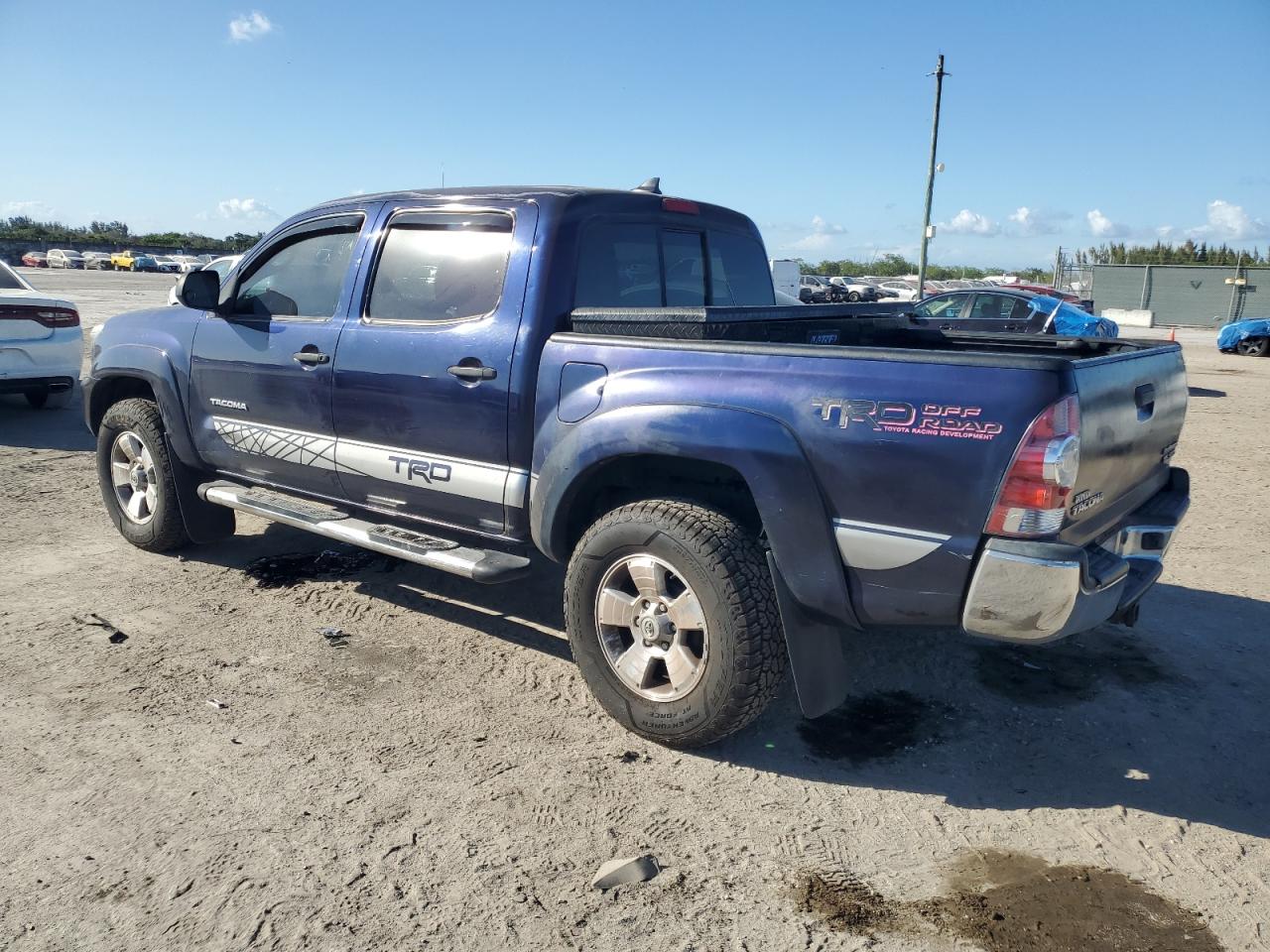 2012 Toyota Tacoma - Image 2