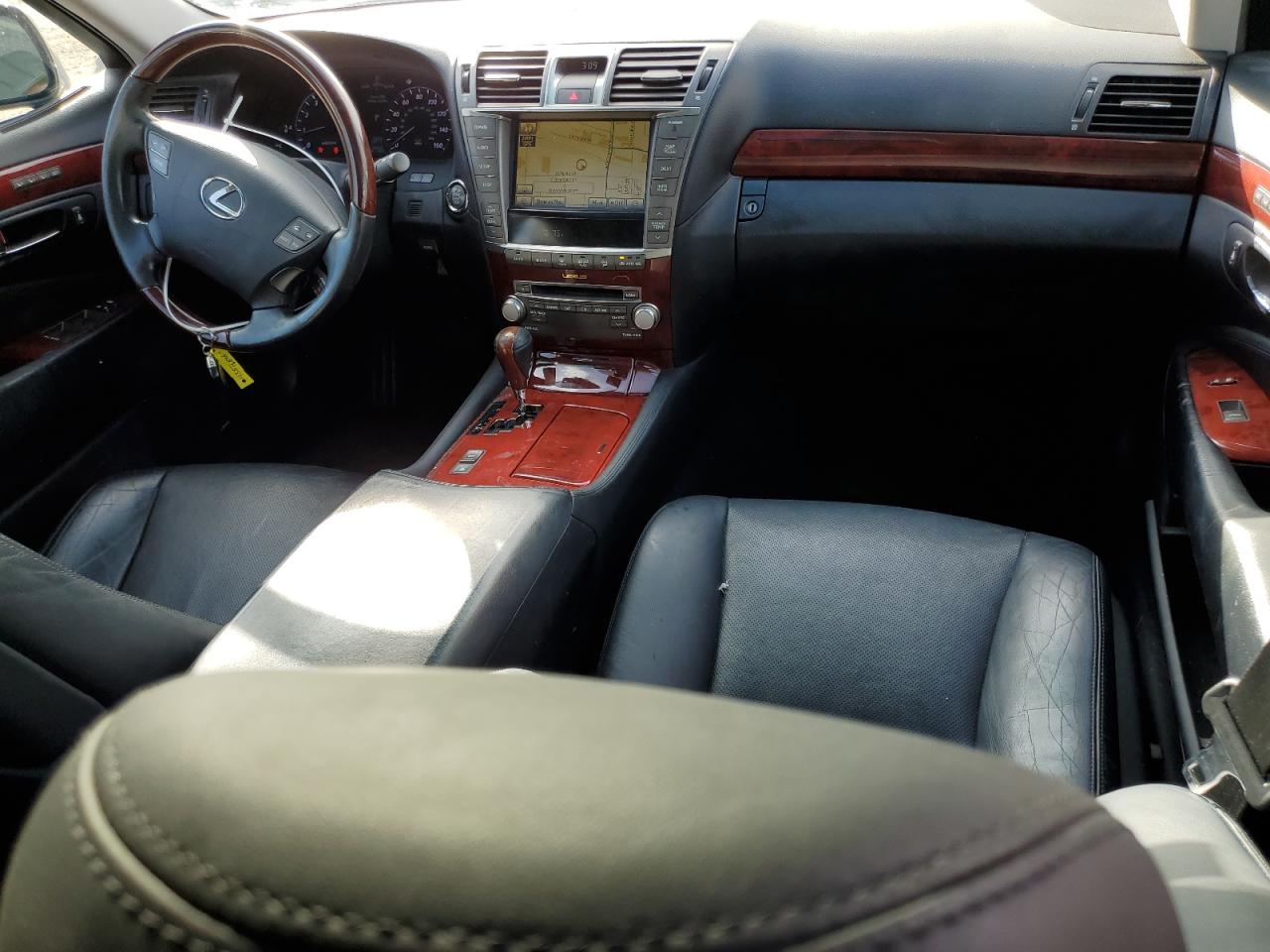 2011 Lexus LS - Image 8