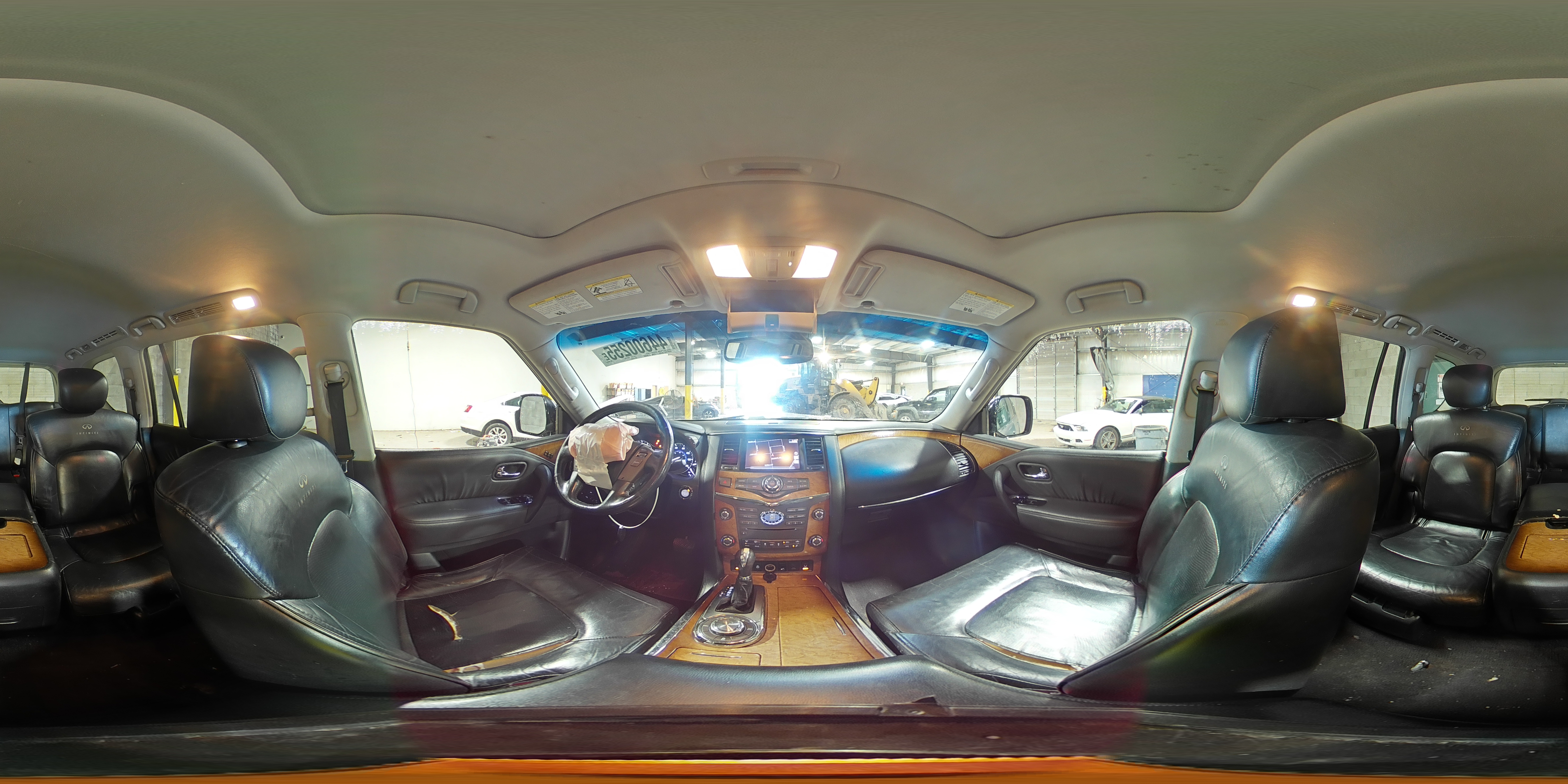 2012 Infiniti QX56 - Image 15