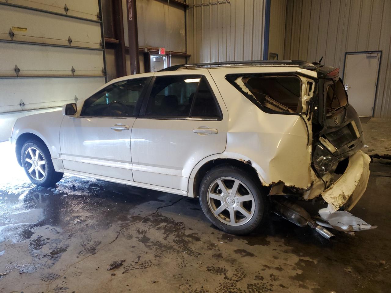 2005 Cadillac SRX - Image 2