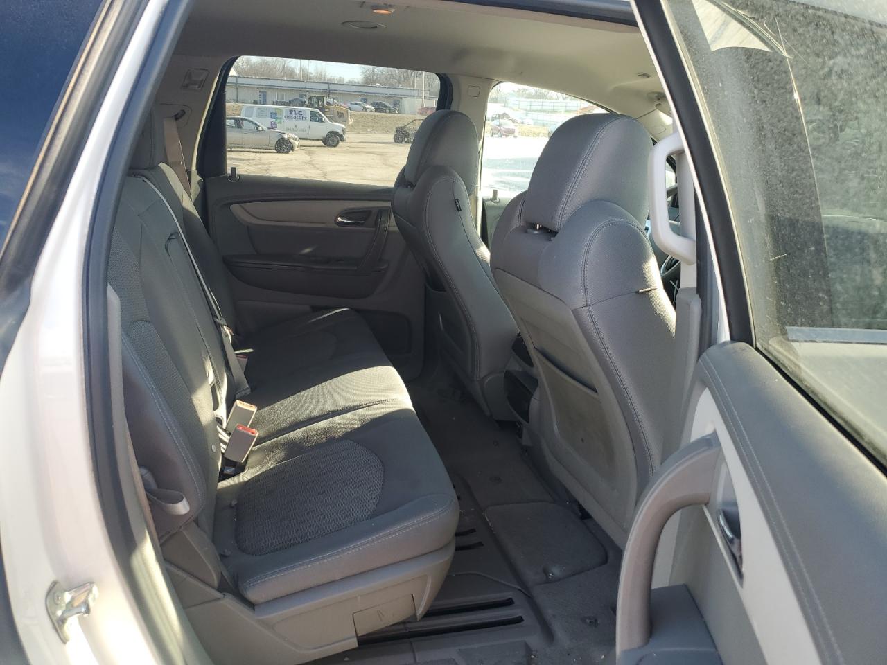 2015 Chevrolet Traverse - Image 11