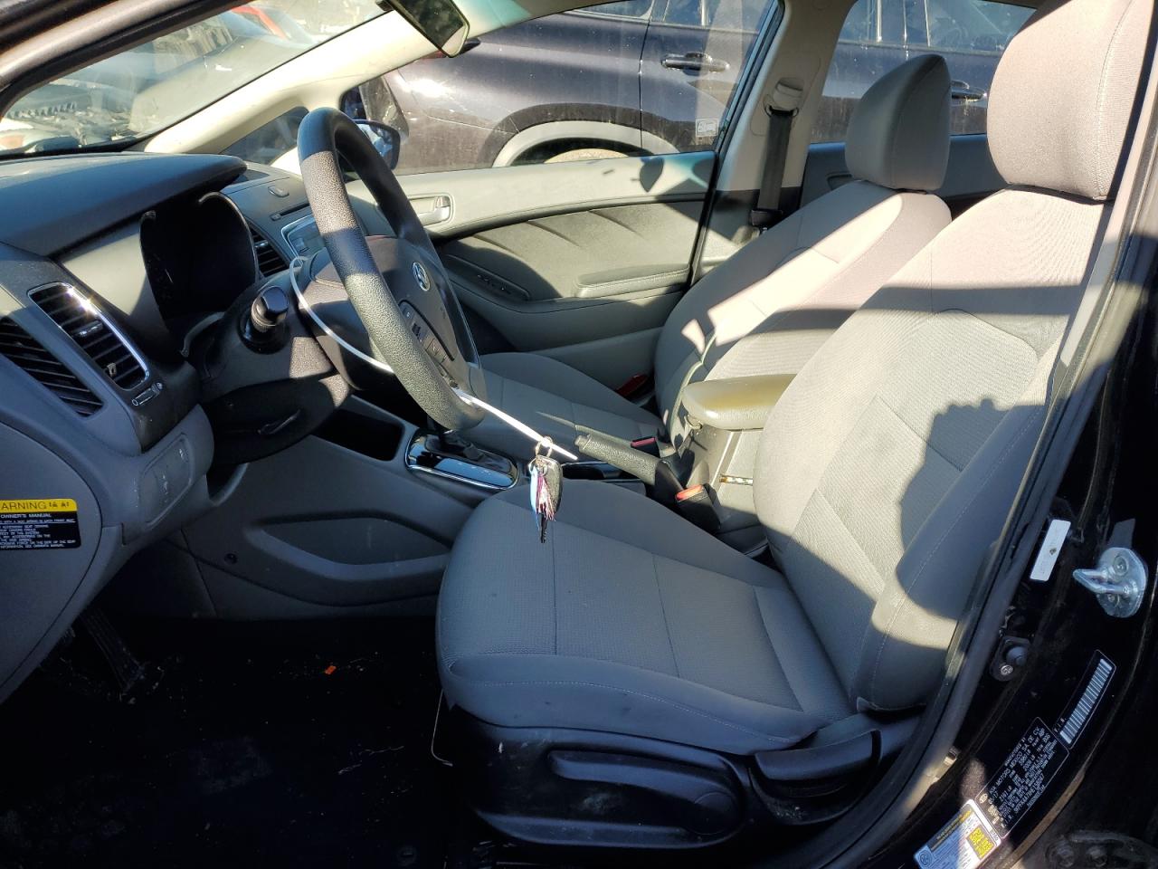 2017 Kia Forte - Image 7