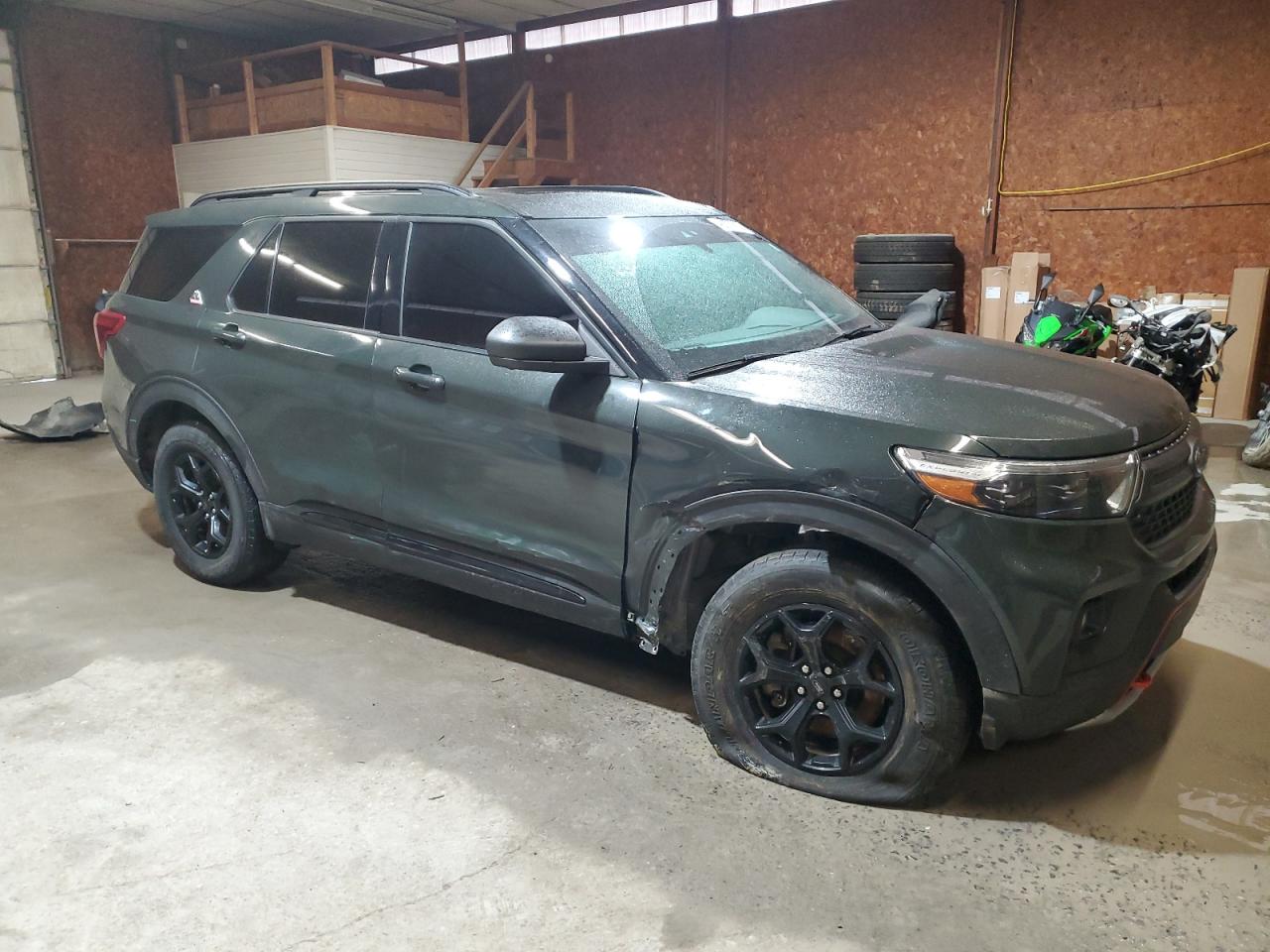 2022 Ford Explorer - Image 4