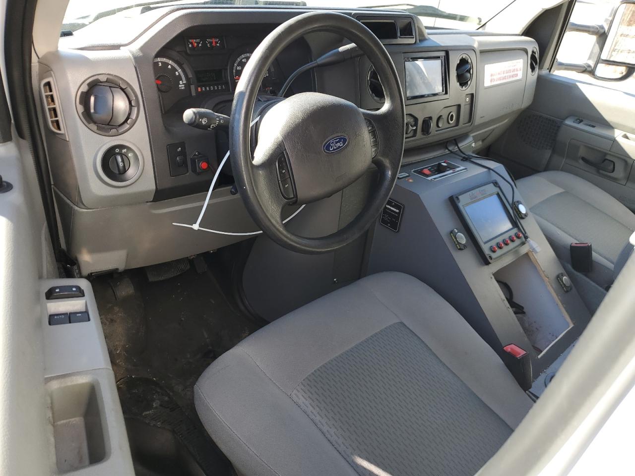 2014 Ford Econoline - Image 8